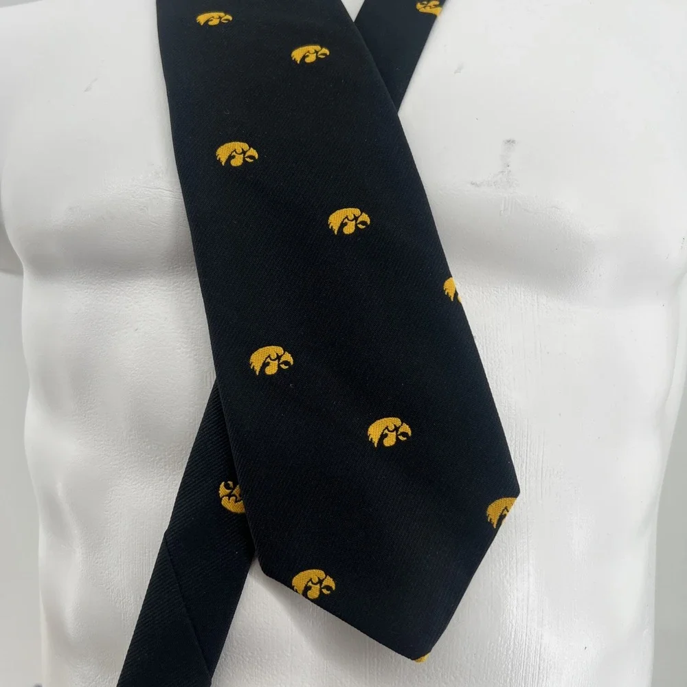 Iowa Hawkeyes Men's Neck Tie Pintail Made In USA Black NCAA 3.25